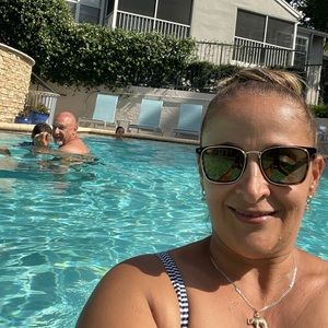 Meet your Posher, Eliana